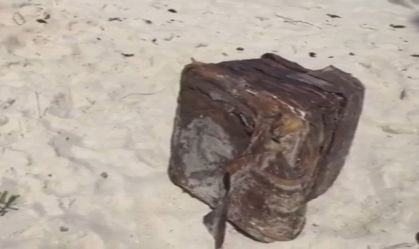 Caixa misteriosa é encontrada na praia dos Carneiros, em Pernambuco