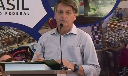 Bolsonaro amplia para seis meses prazo máximo para redução de salário e jornada