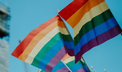 Projeto de lei na Flórida conhecido como "Não Diga Gay" gera polêmica; entenda