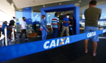 Fila em agência da Caixa Econômica Federal