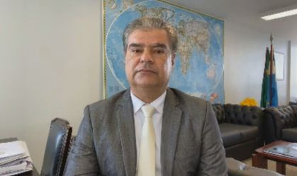 Governo não agiu contra servidores 'antifascistas' de dossiê, afirma senador