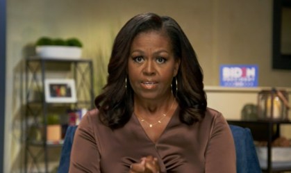 'Uma liderança de caos e sem empatia', diz Michelle Obama sobre Trump