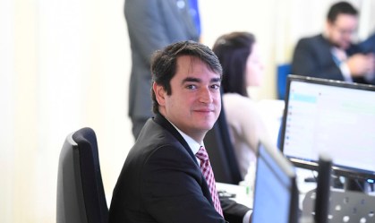 Luiz Fernando Bandeira de Mello Filho em reunião no Senado