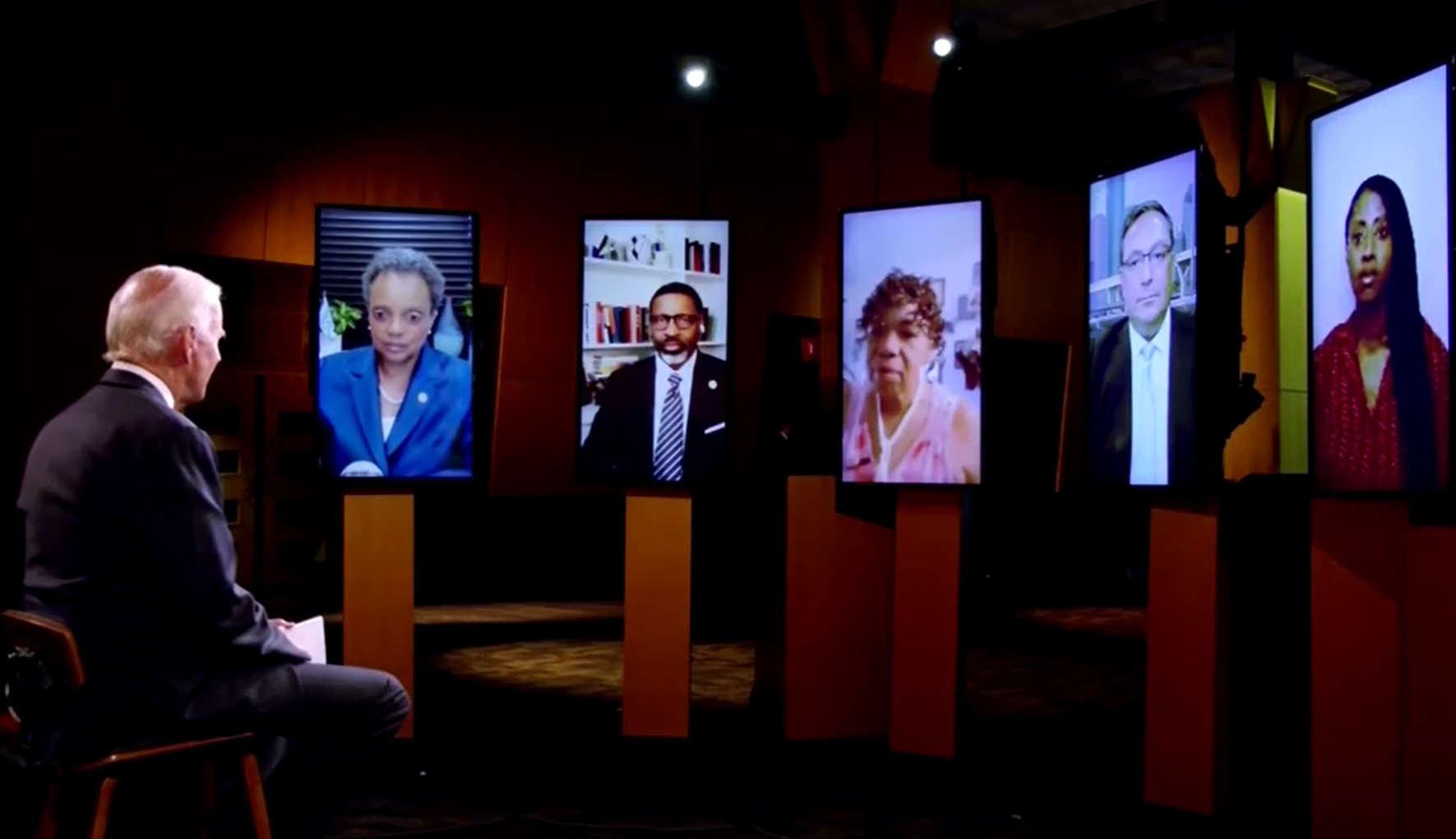 Joe Biden conduz rodada de discussões durante 1ª noite da Convenção Democrata