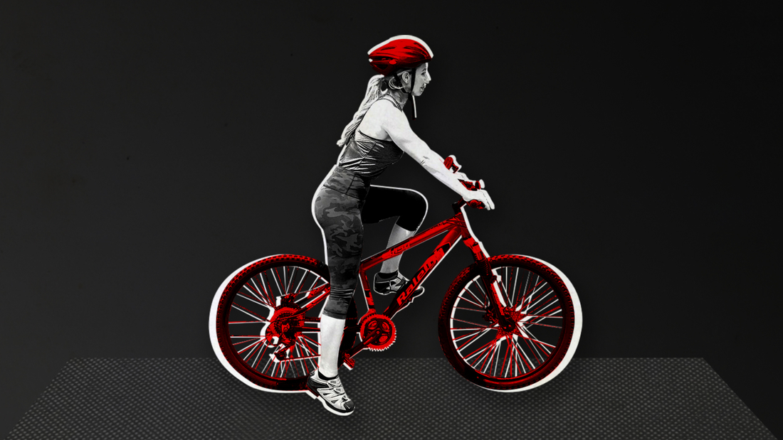 Dana Santas e bicicleta