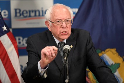 O democrata Bernie Sanders fala sobre o coronavírus em Burlington (EUA)