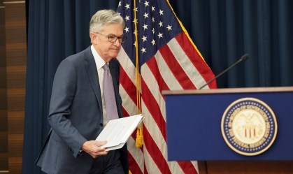 Chaiman do Federal Reserve, Jerome Powell, chega para entrevista coletiva em Was