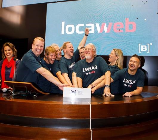 Executivos e acionistas da Locaweb na estreia na B3, em fevereiro de 2020