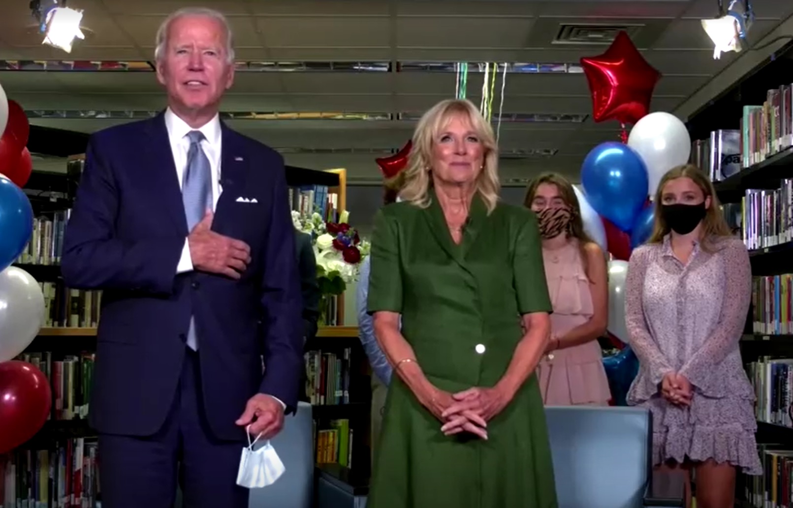 Joe Biden e sua mulher, Jill Biden, durante convenção democrata