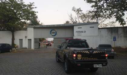 Entrada do estaleiro Ilha S.A. Eisa, na Ilha do Governador, zona norte do RJ