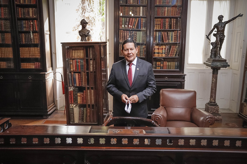 Hamilton Mourão durante Solenidade de Comemoração dos 90 anos do Museu Casa de R