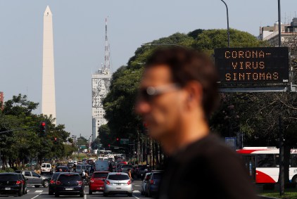 Painel mostra "sintomas do coronavírus" em Buenos Aires