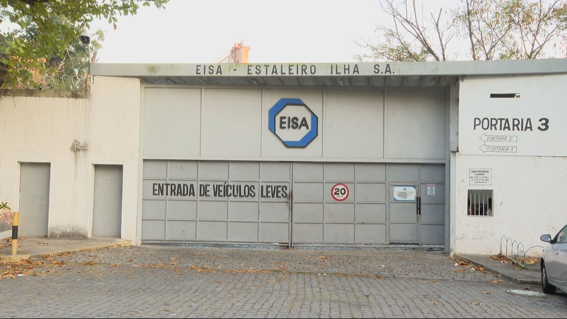 Entrada do estaleiro Ilha S.A. Eisa, na Ilha do Governador, zona norte do RJ