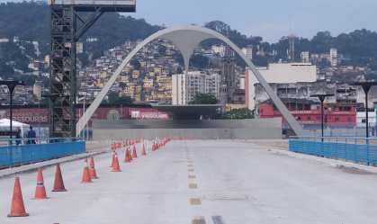 Sambódromo no Rio de Janeiro: incertezas sobre o Carnaval afetam escolas 