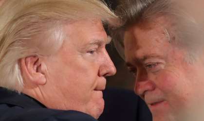 Trump conversa com Steve Bannon