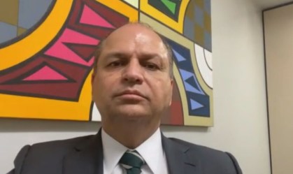 'Sacrifício' do servidor público é justo, diz líder do governo na Câmara