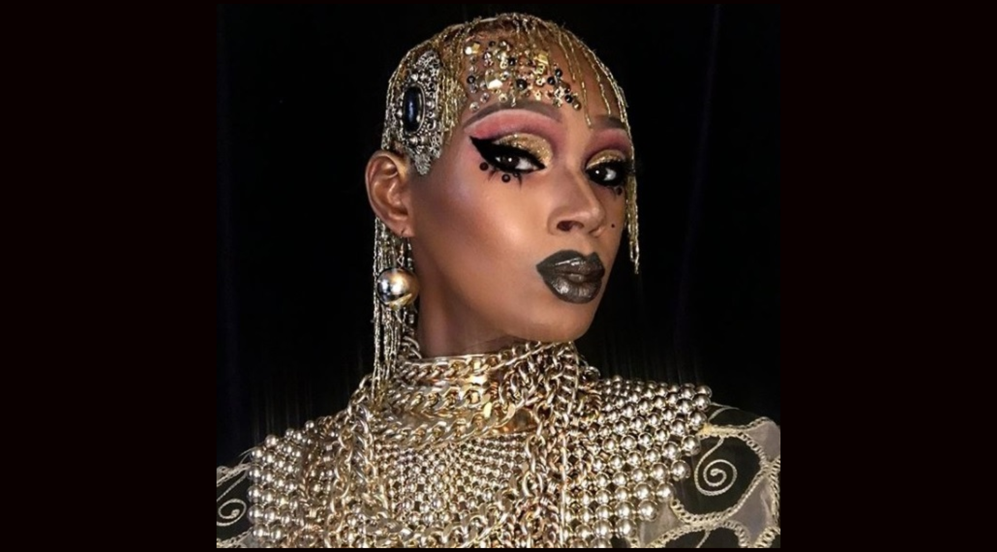 Chi Chi DeVayne competiu nas temporadas 3 e 8 do  reality RuPaul's Drag Race