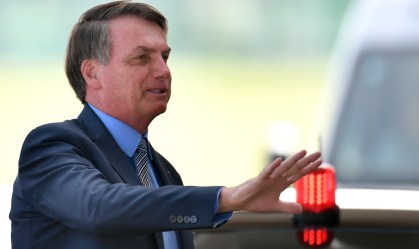 Deputado da Rede protocola impeachment de Bolsonaro; Frota adia entrega
