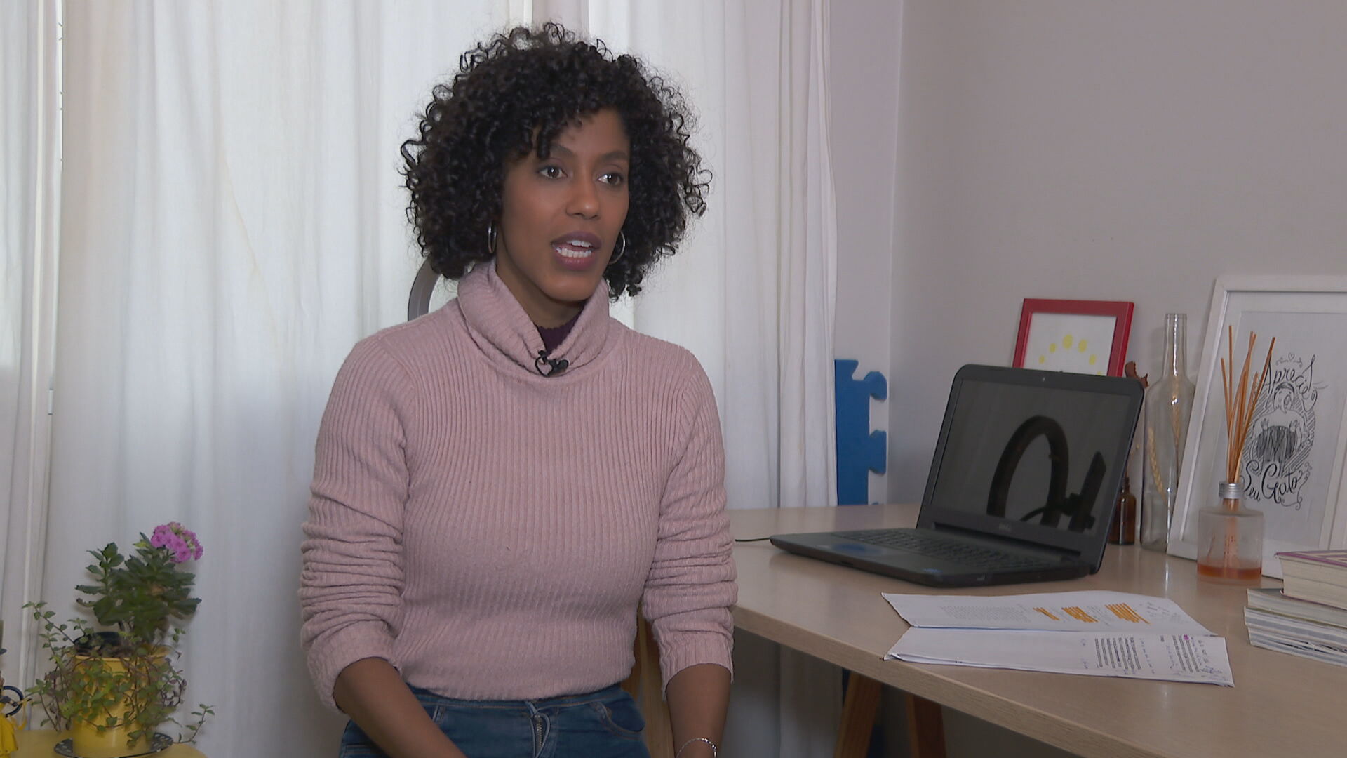 A atriz Vanessa Melo fala à CNN sobre a crise no setor cultural 
