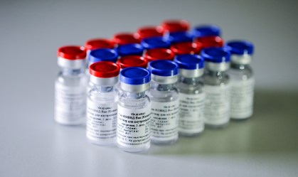 Plano de lançamento de vacina russa cria temor de mutação do novo coronavírus