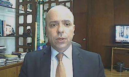Estou na Secretaria e há muita coisa a fazer, diz Carlos da Costa sobre saída