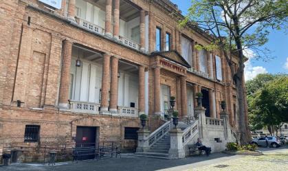 Pinacoteca de SP antecipa fechamento e adia abertura de exposição de Os Gêmeos