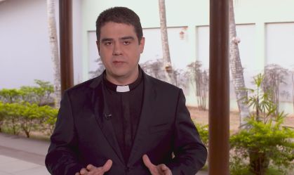 Famoso padre de Goiás é suspenso por investigação do Ministério Público