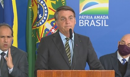 Em evento sobre pandemia, Bolsonaro defende cloroquina e critica jornalistas