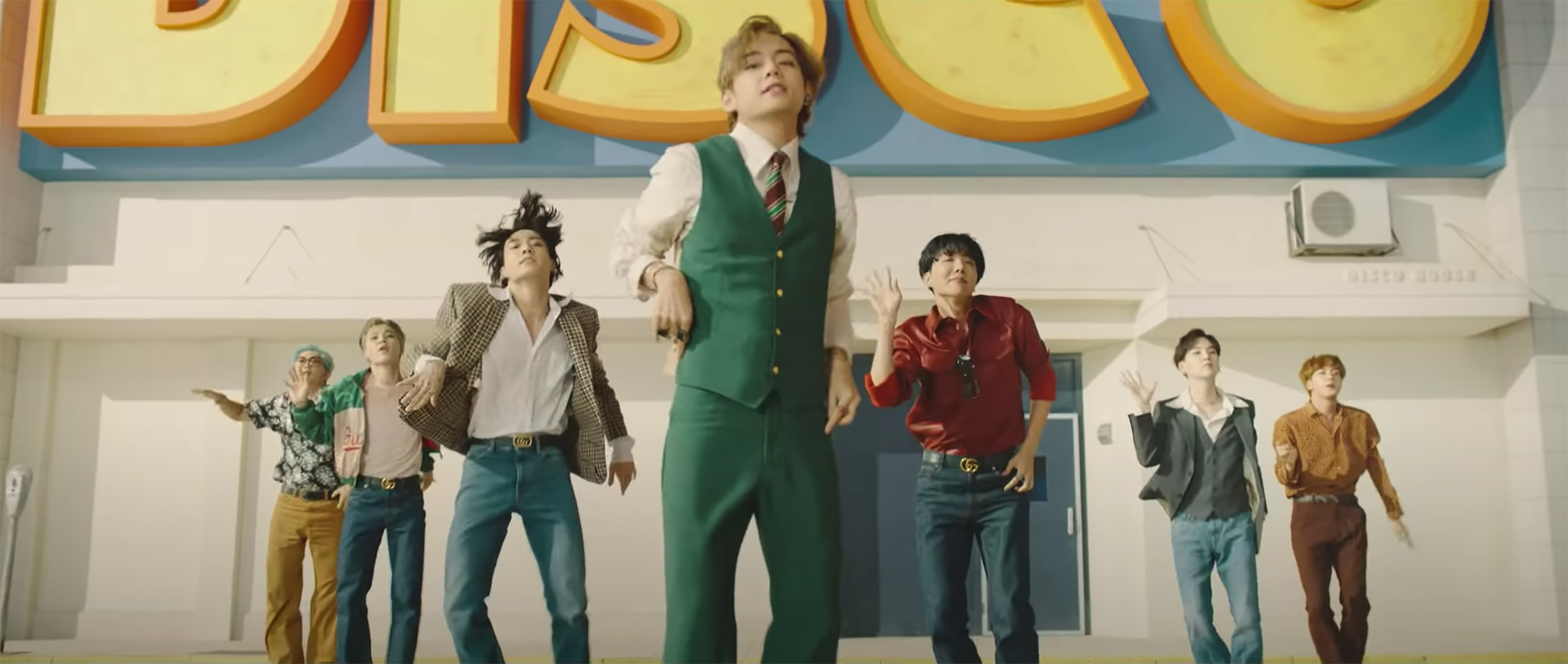 Clipe de 'Dynamite', do BTS, quebra recorde de visualizações em 24