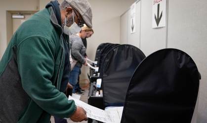 Governador de Ohio quer adiar primárias democratas em razão do coronavírus