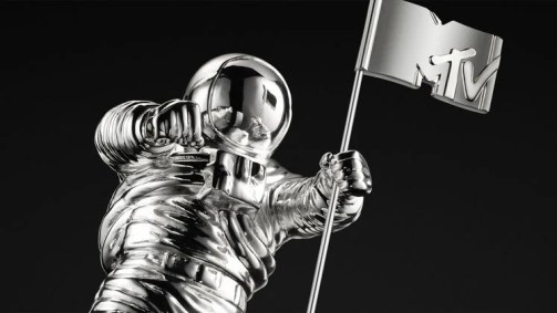 Prêmio do VMA - estatueta de astronauta prateado
