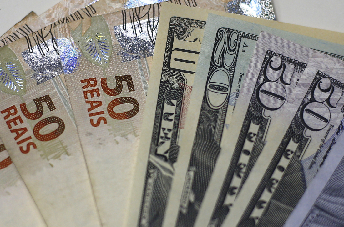 Moeda; dinheiro; real; dólar