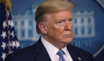 Trump gera mal-estar ao usar termo 'vírus chinês' para se referir ao coronavírus