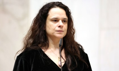 Janaina Paschoal defende renúncia de Bolsonaro