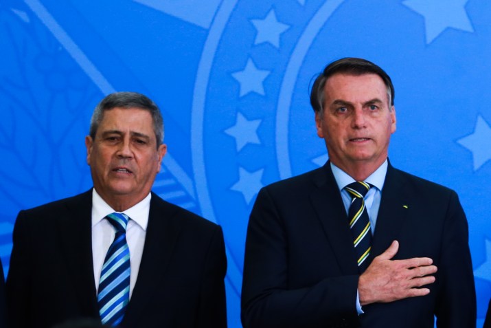 O então ministro da Casa Civil, Walter Braga Netto e o presidente Jair Bolsonaro (18.fev.2020) / Foto: Valter Campanato/Agência Brasil