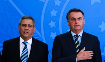 Bolsonaro coloca general para comandar gabinete de crise contra coronavírus