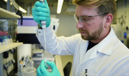 Vacina contra o novo coronavírus começa a ser testada em humanos