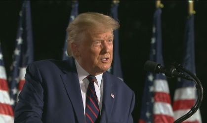 Trump está disposto a assinar novo pacote trilionário, diz chefe de gabinete