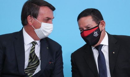 Mourão desagrada a auxiliares de Bolsonaro e é visto como candidato em 2022