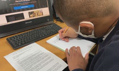 Interno da Fundação Casa faz curso de Ciência da Computação de Harvard