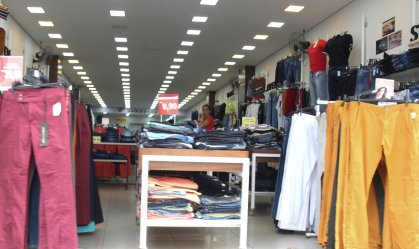 Setor têxtil sofre com cancelamentos de encomendas e fecha fábricas