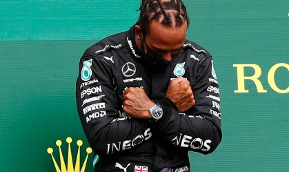 Hamilton vence em Ímola e Mercedes garante o título de construtores