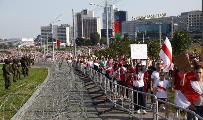 Manifestantes em Belarus questionam resultado da última eleição presidencial