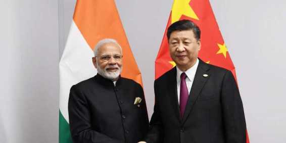 O premiê indiano Narendra Modi e o presidente chinês Xi Jinping