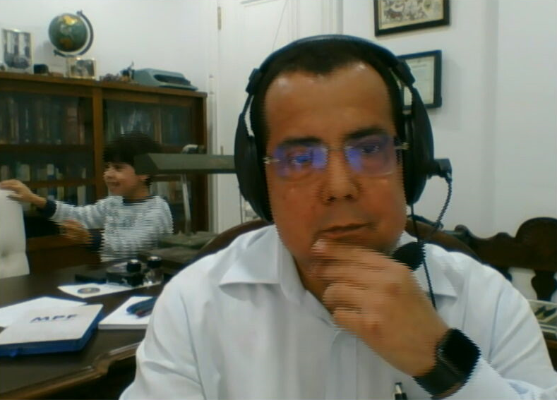 Momento em que Eduardo, filho do procurador da República Alessandro Oliveira, ap