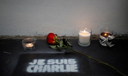 França presta homenagem às vítimas do ataque a Charlie Hebdo 10 anos depois