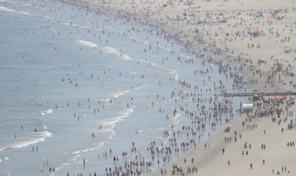 Aglomerações em praias podem fazer SP regredir, diz secretário
