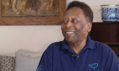 Pelé considera que seu dom para o futebol é um 'presente divino', diz biógrafo