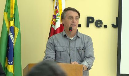 O presidente Jair Bolsonaro discursa durante evento no interior de São Paulo