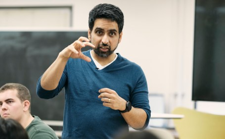 Sal khan, um dos criadores do ensino remoto